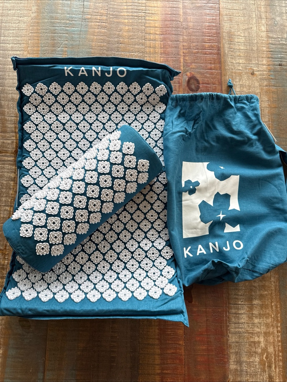 Kanjo Memory Foam Acupressure Mat & Pillow Set – At-Home Neck & Back Pain Relief